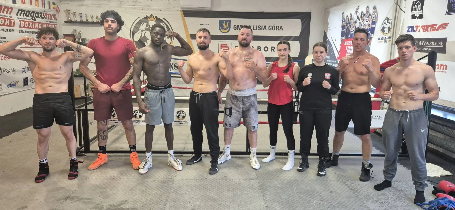 Zawodnicy Akademii Boksu AW&F po treningu